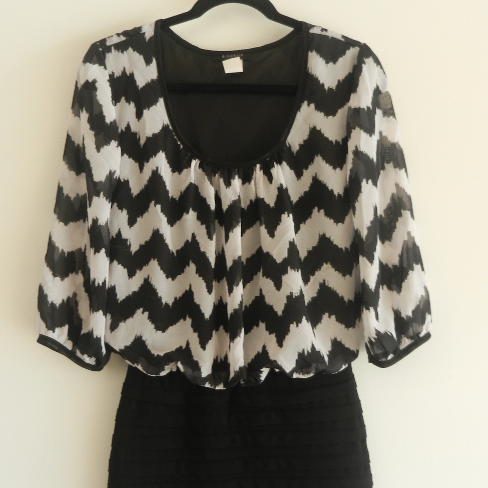 Juniors B.Darlin Dress Size 5-6 Black/ White